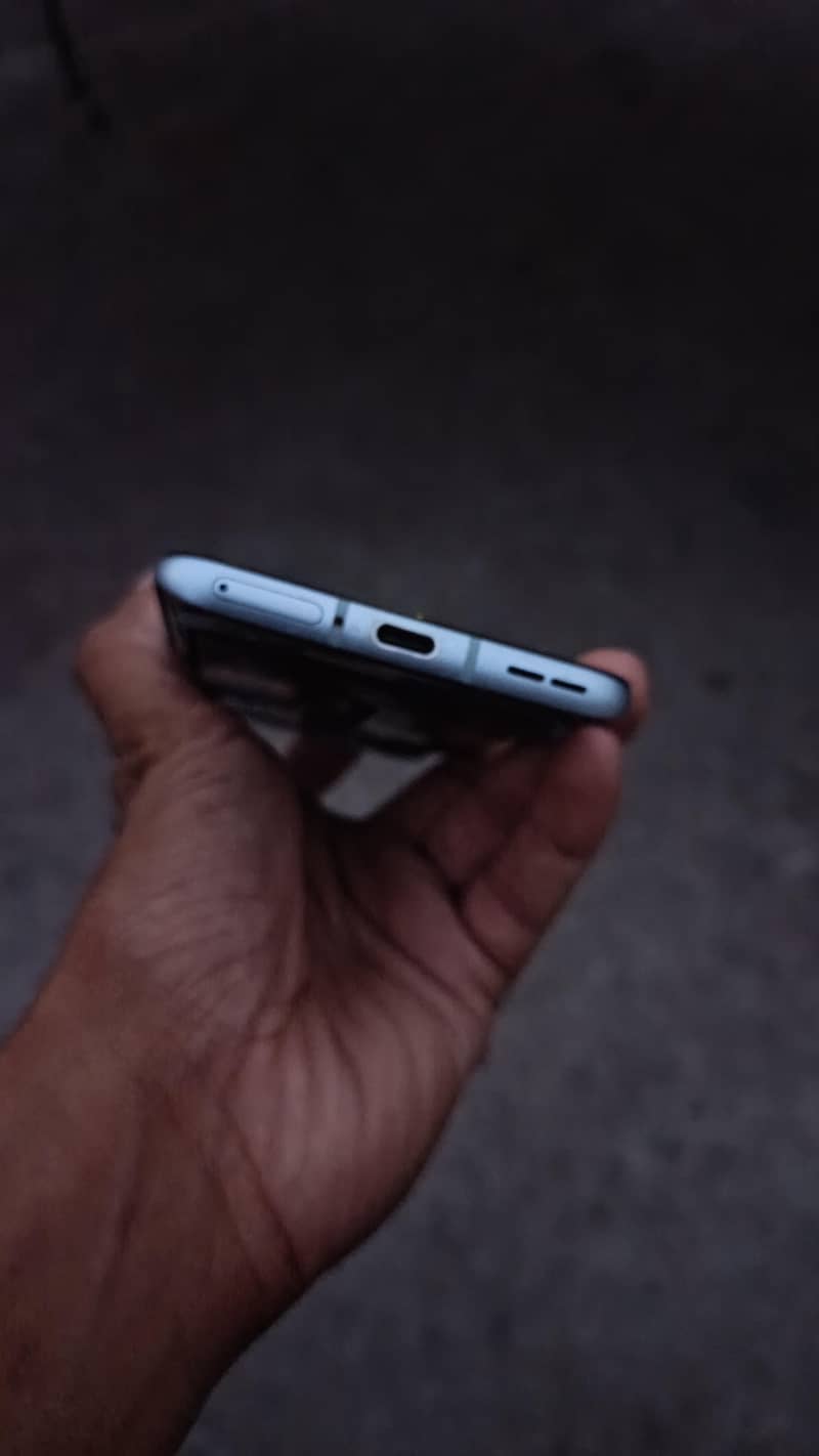 One Plus 9R 6
