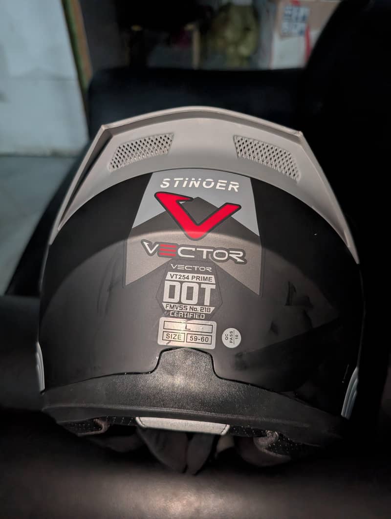 Vector Helmet just 2day use 0