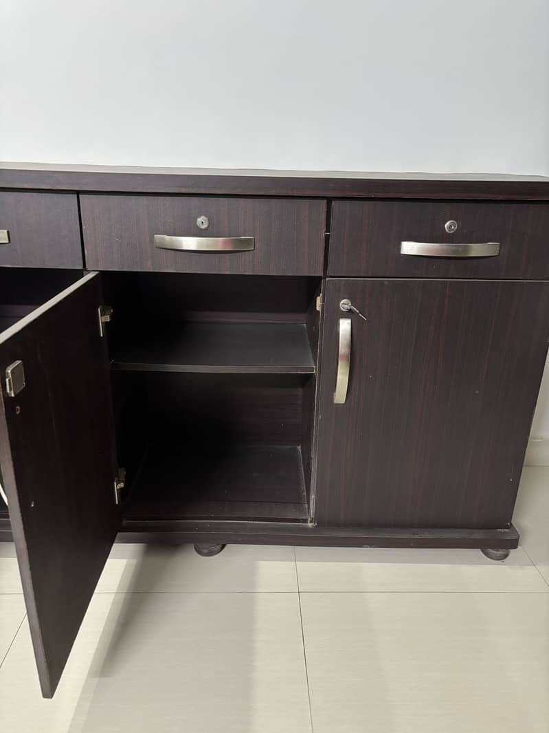 Showcase or side board 9