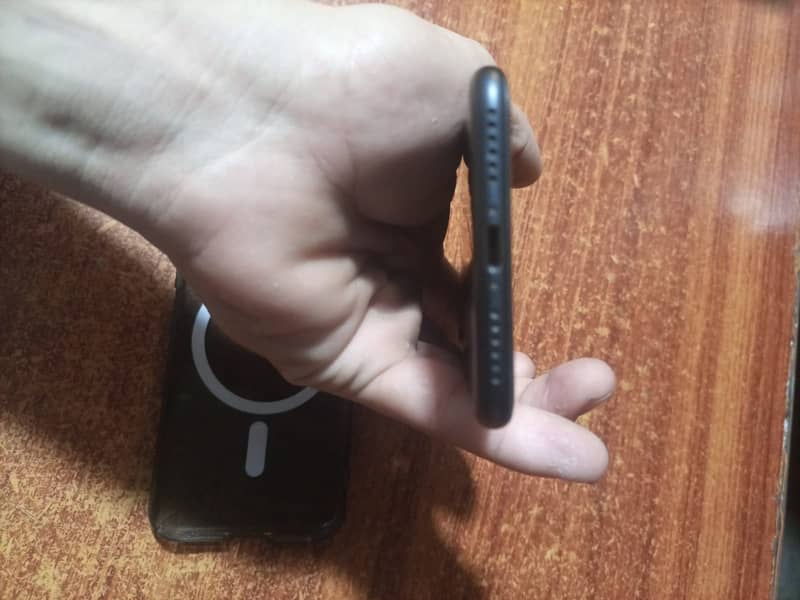 Apple iPhone 7 2