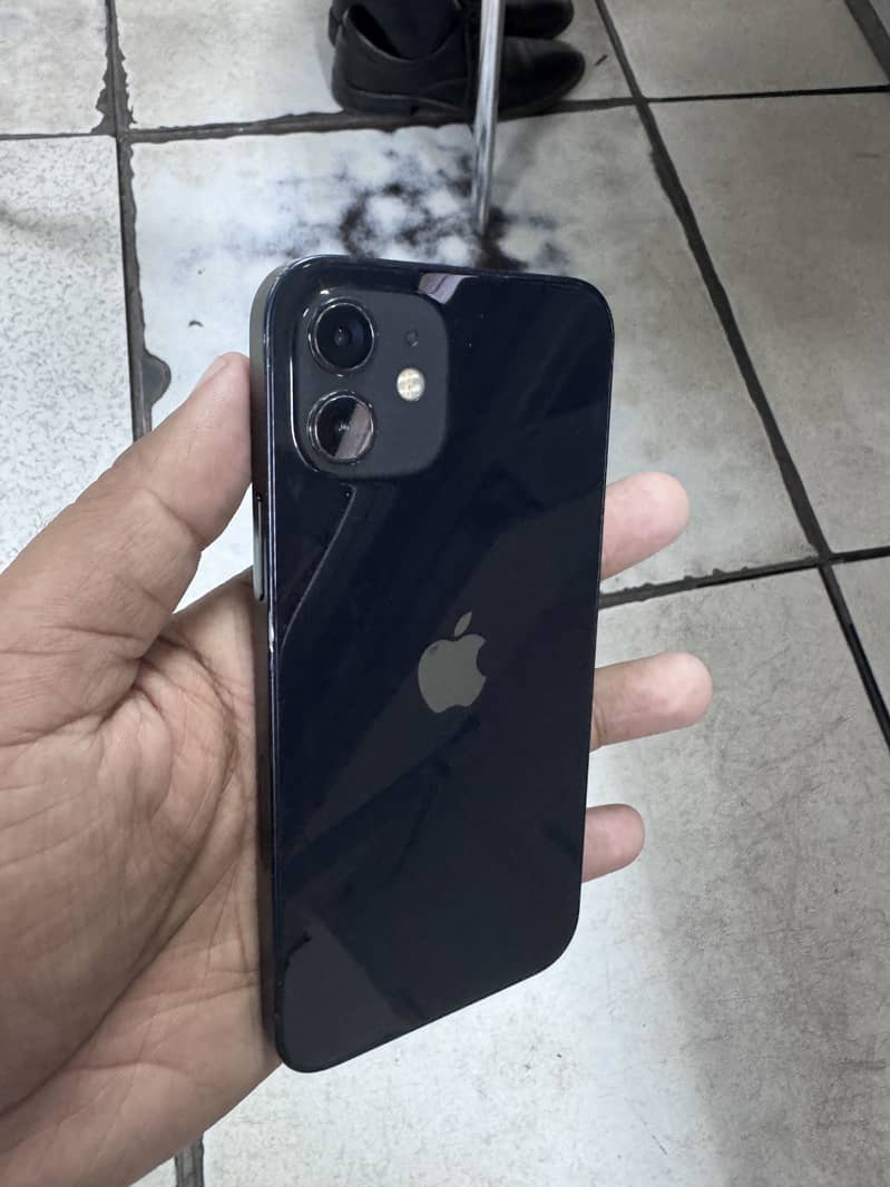 Apple iPhone 12 1