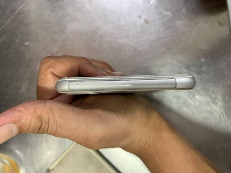 Apple iPhone 8 Plus 0