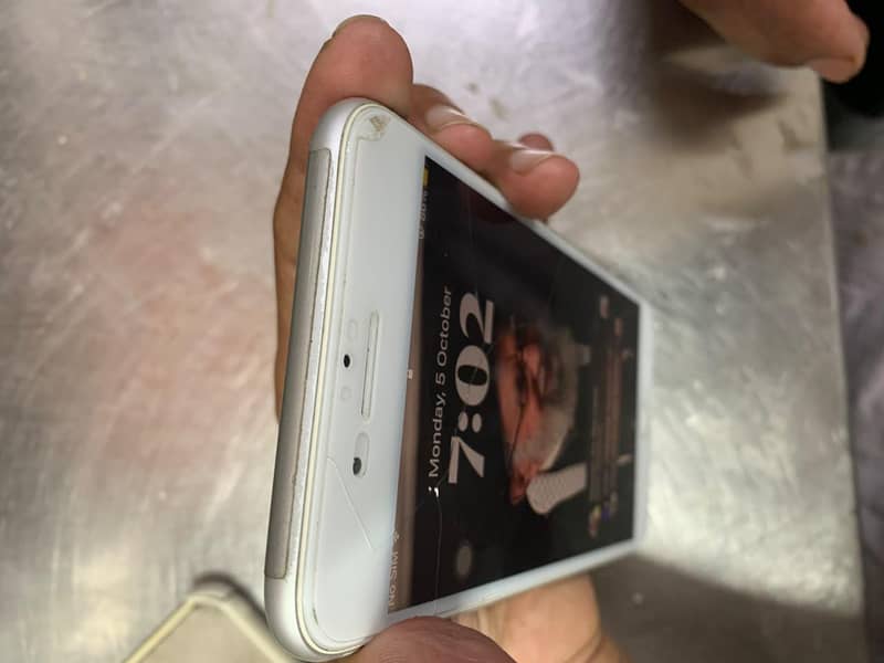 Apple iPhone 8 Plus 3