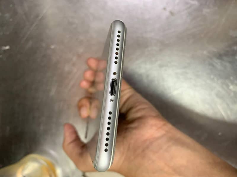 Apple iPhone 8 Plus 10