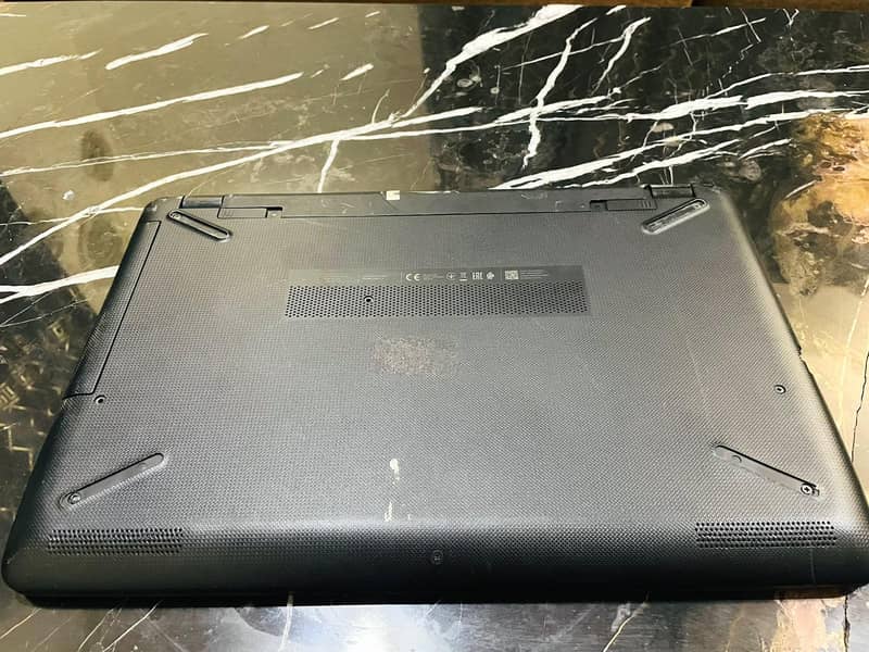 HP LAPTOP 4