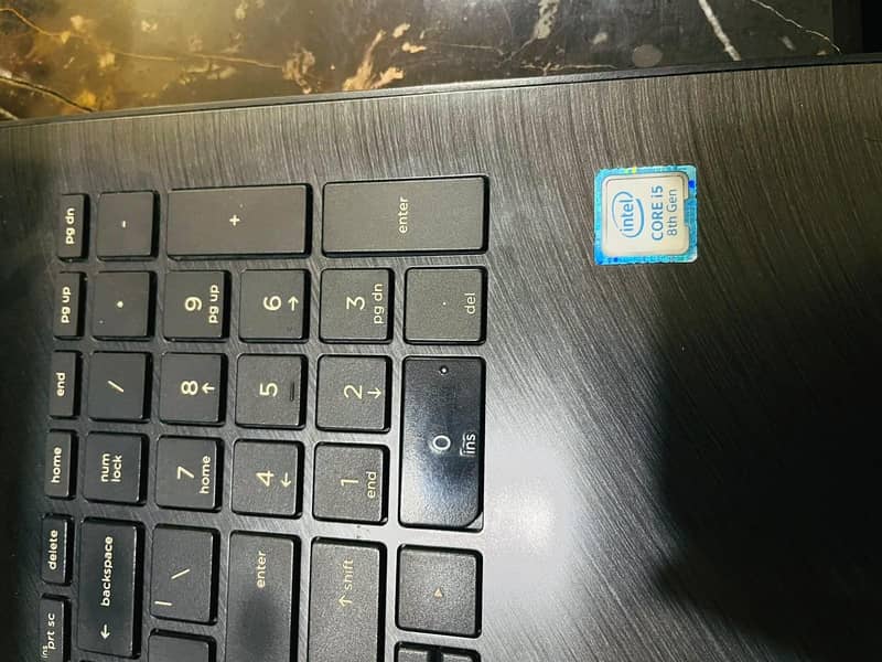 HP LAPTOP 6
