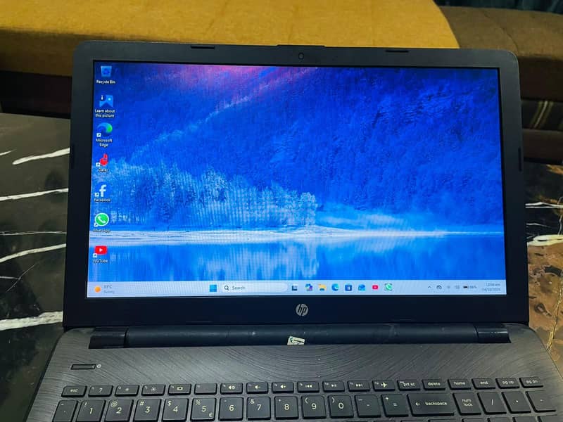 HP LAPTOP 8
