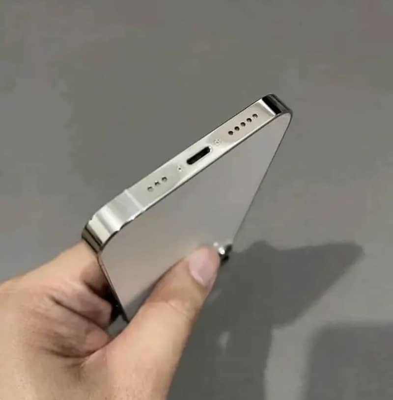 Apple iPhone 13 Pro 3