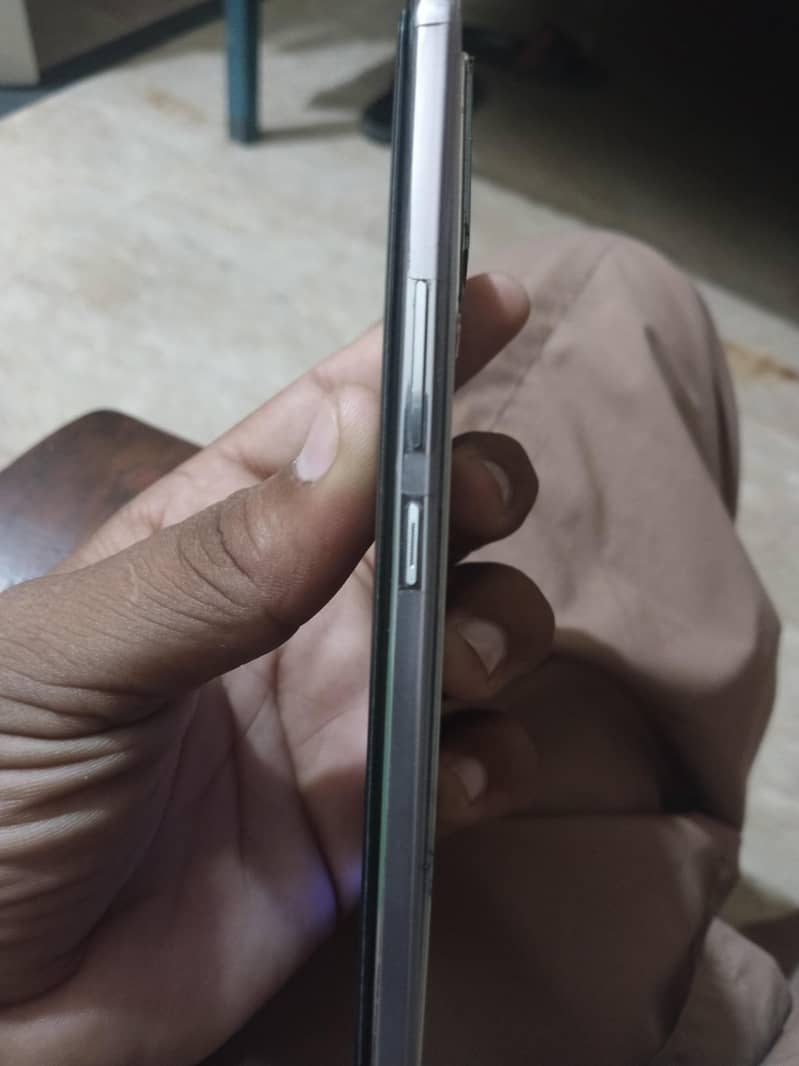 Vivo V21 3