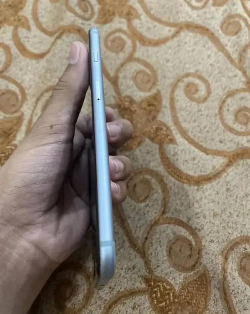 Apple iPhone 6S Plus 4