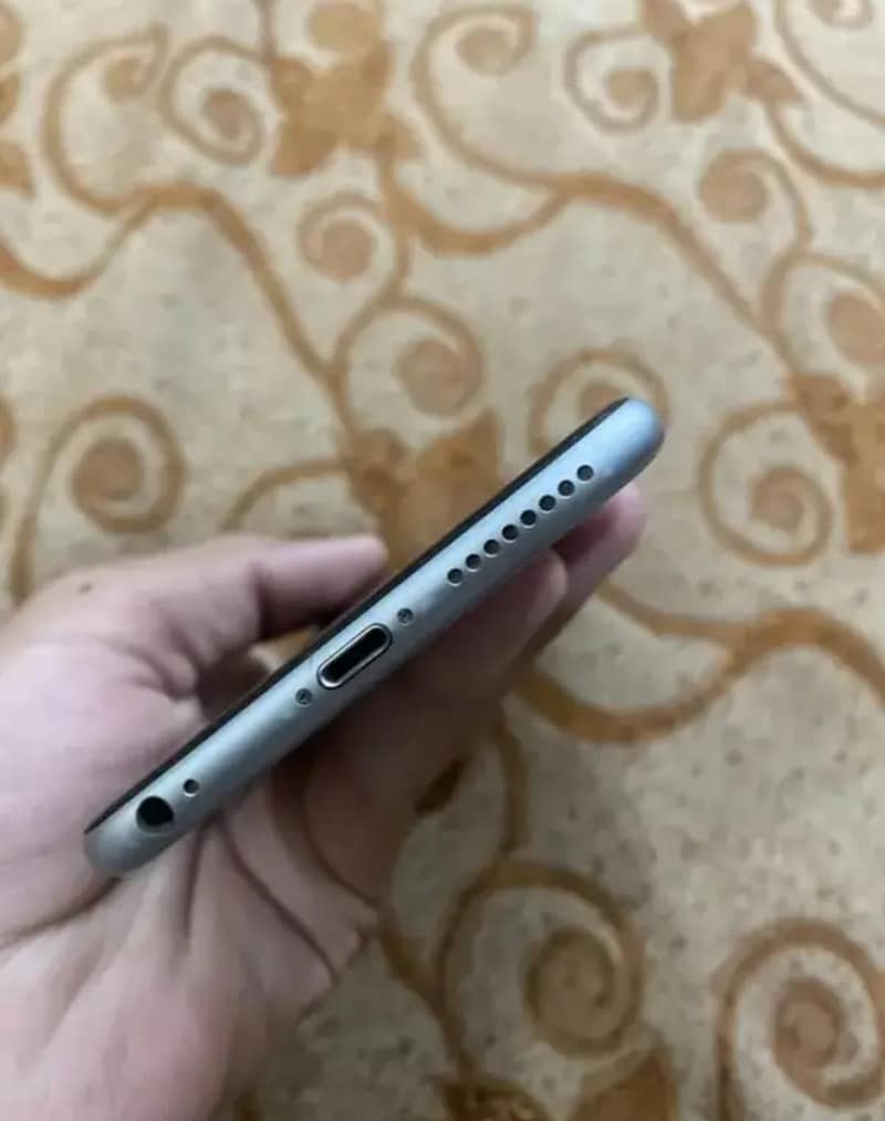 Apple iPhone 6S Plus 5