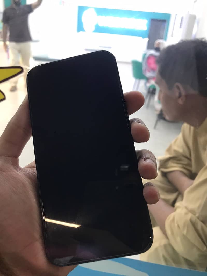 Apple iPhone 13 1