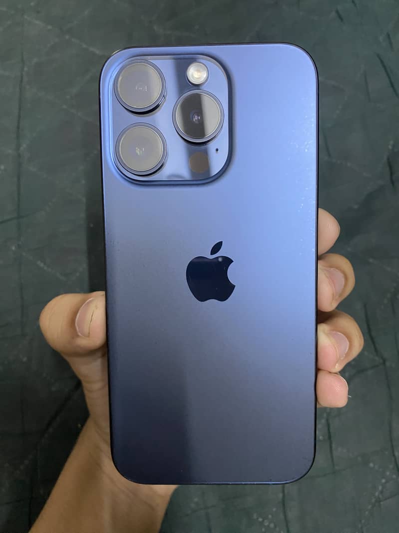 Apple iPhone 15 Pro 0