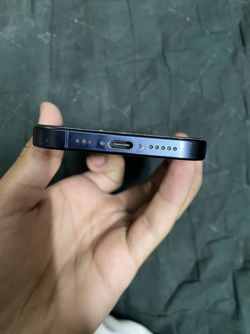 Apple iPhone 15 Pro 2