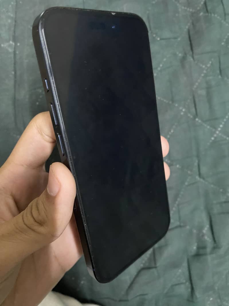 Apple iPhone 15 Pro 3