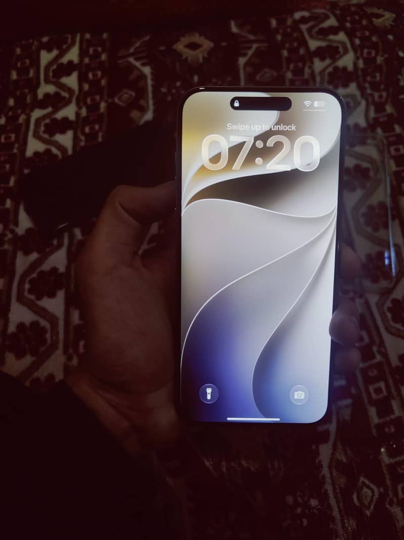 Apple iPhone 15 Pro Max 0