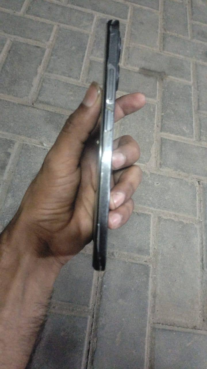 Realme C53 4
