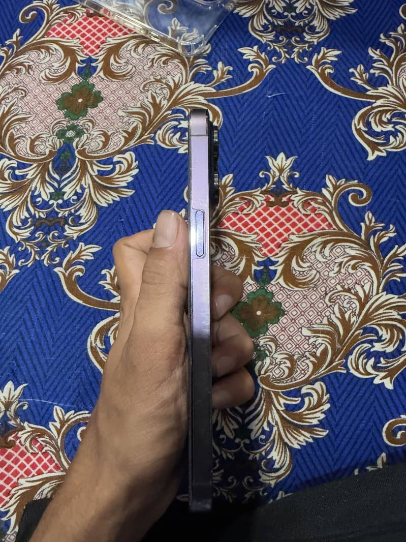 Apple iPhone 14 Pro Max 0
