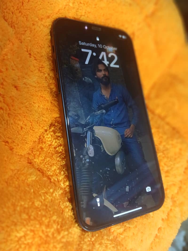 Apple iPhone 12 2
