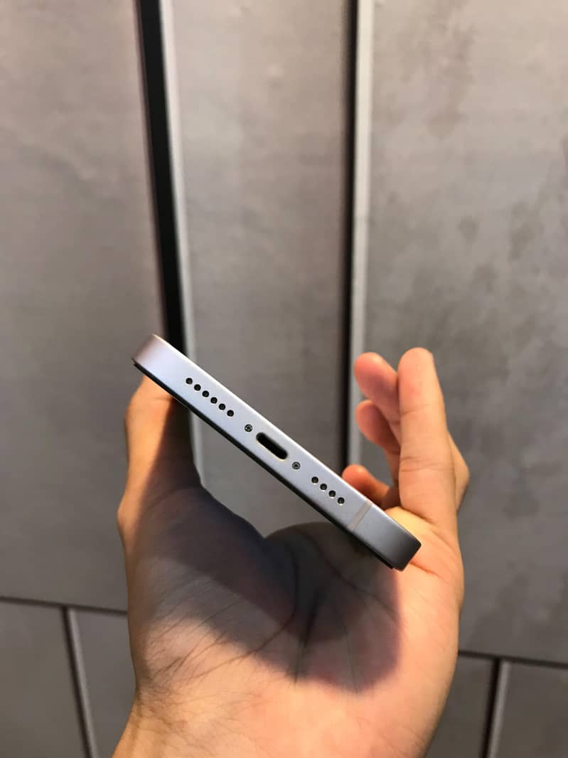 iPhone 14 plus 4