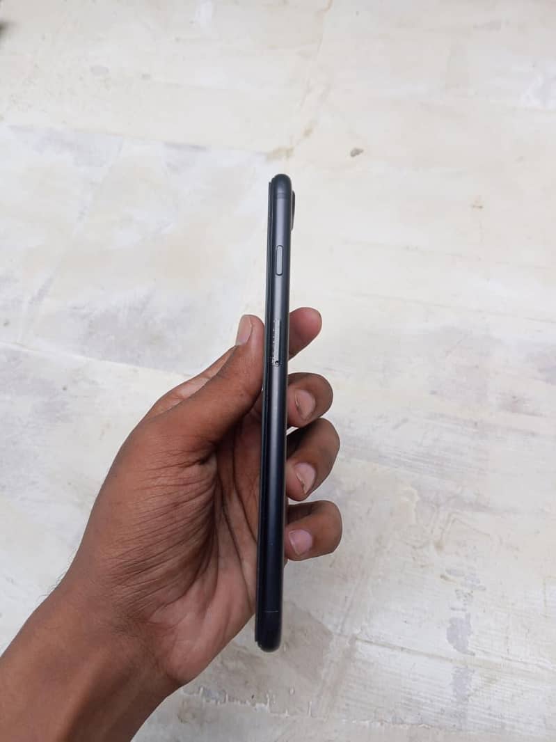 Apple iPhone 7 Plus 1