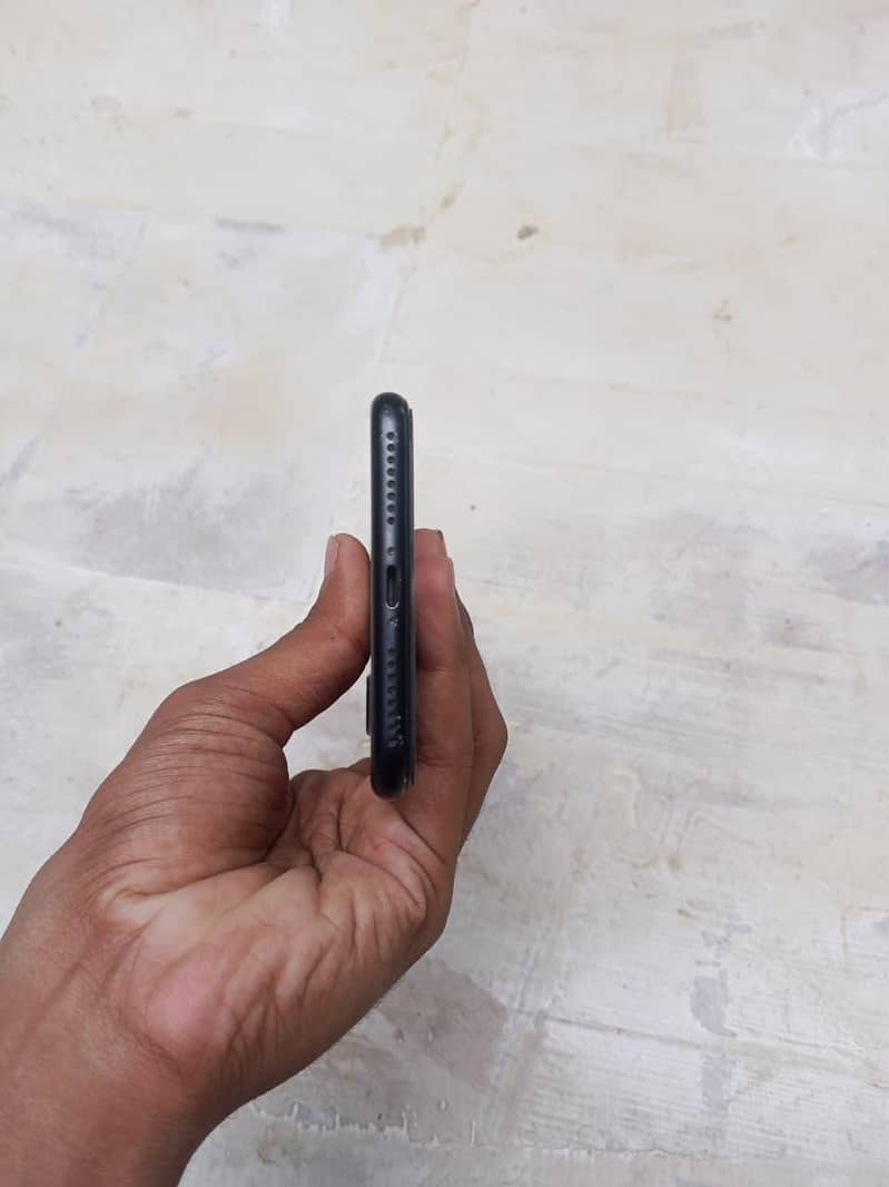 Apple iPhone 7 Plus 2