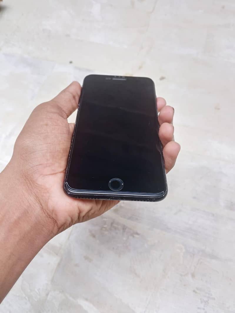 Apple iPhone 7 Plus 4