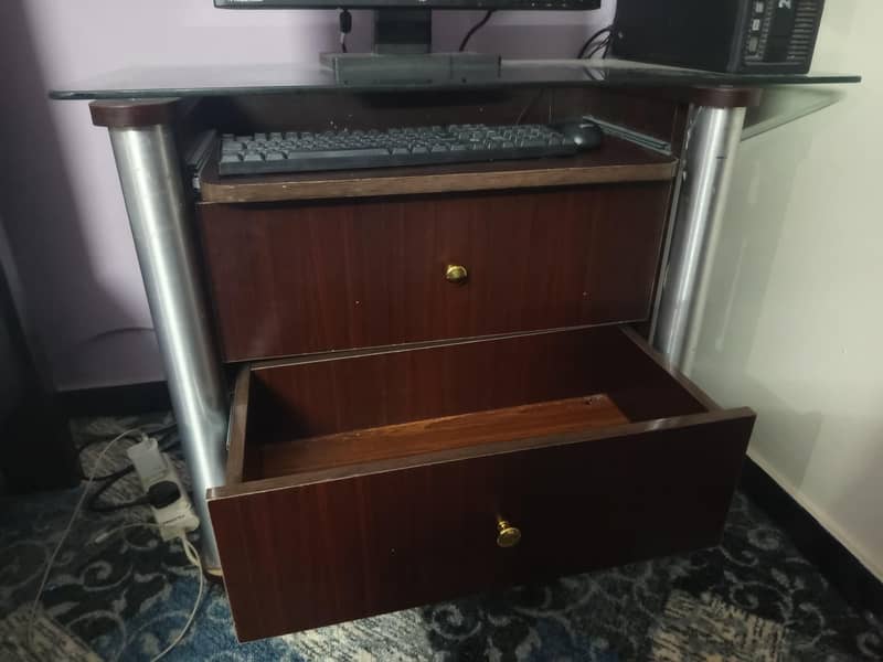 Computer Table 1