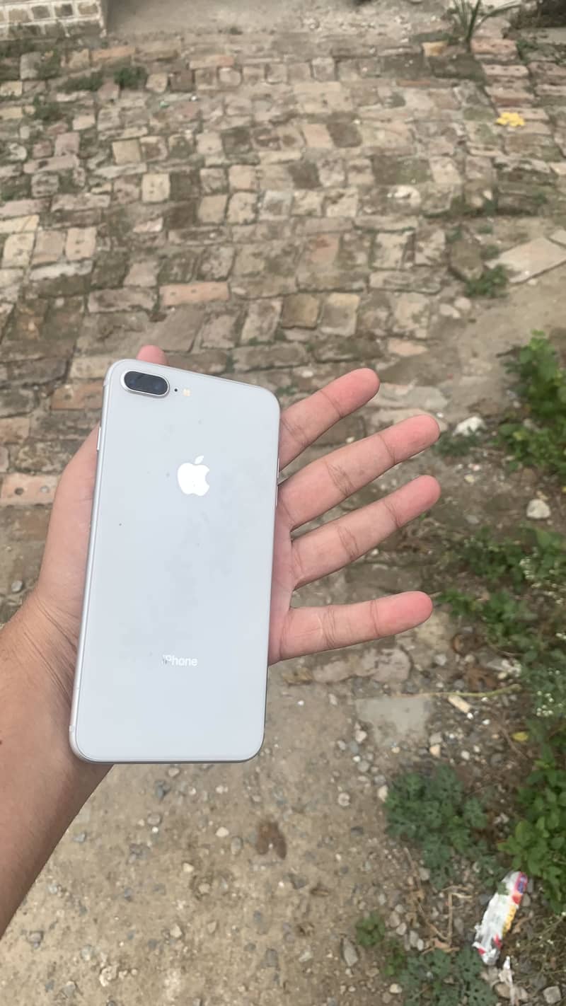 Apple iPhone 8 Plus 2
