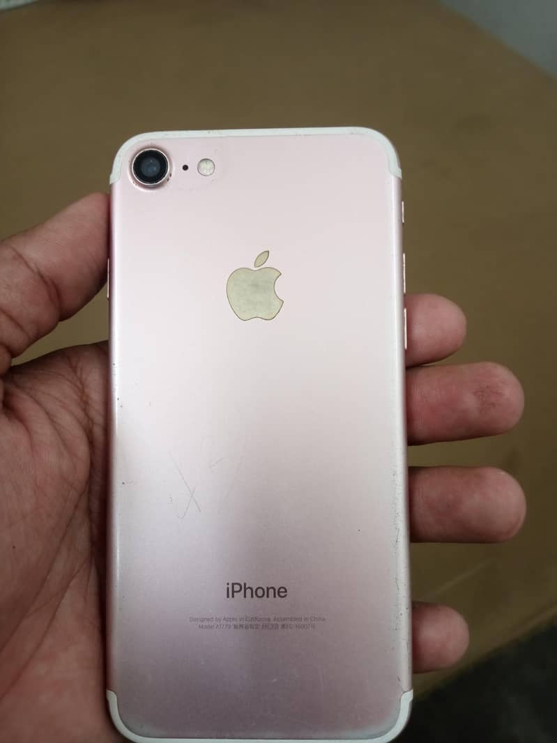 Apple iPhone 7 1