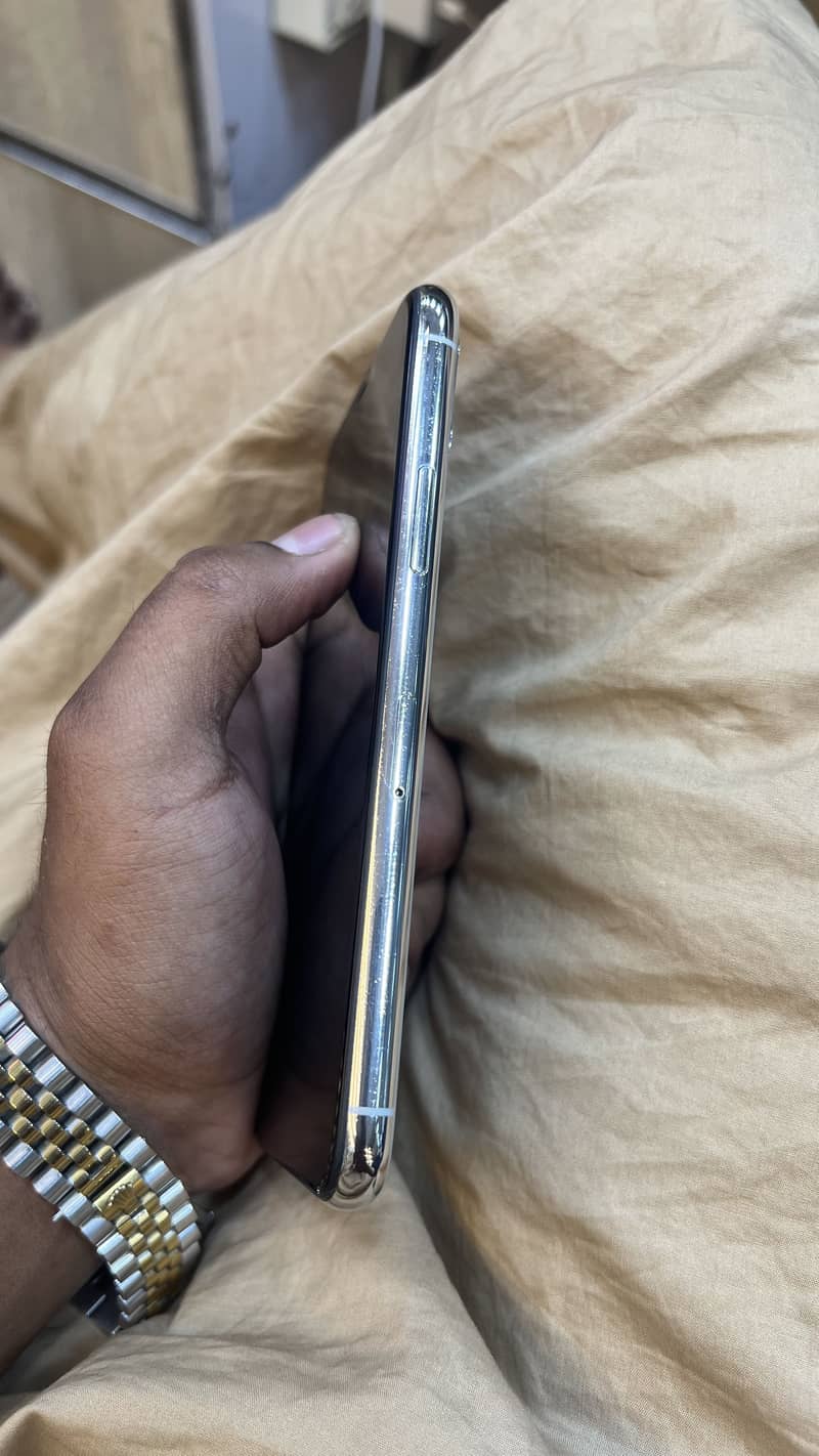 Apple iPhone 11 Pro 3