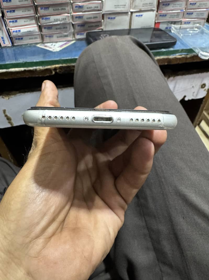 Apple iPhone SE 3