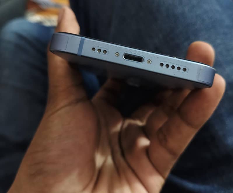 Apple iPhone 14 4