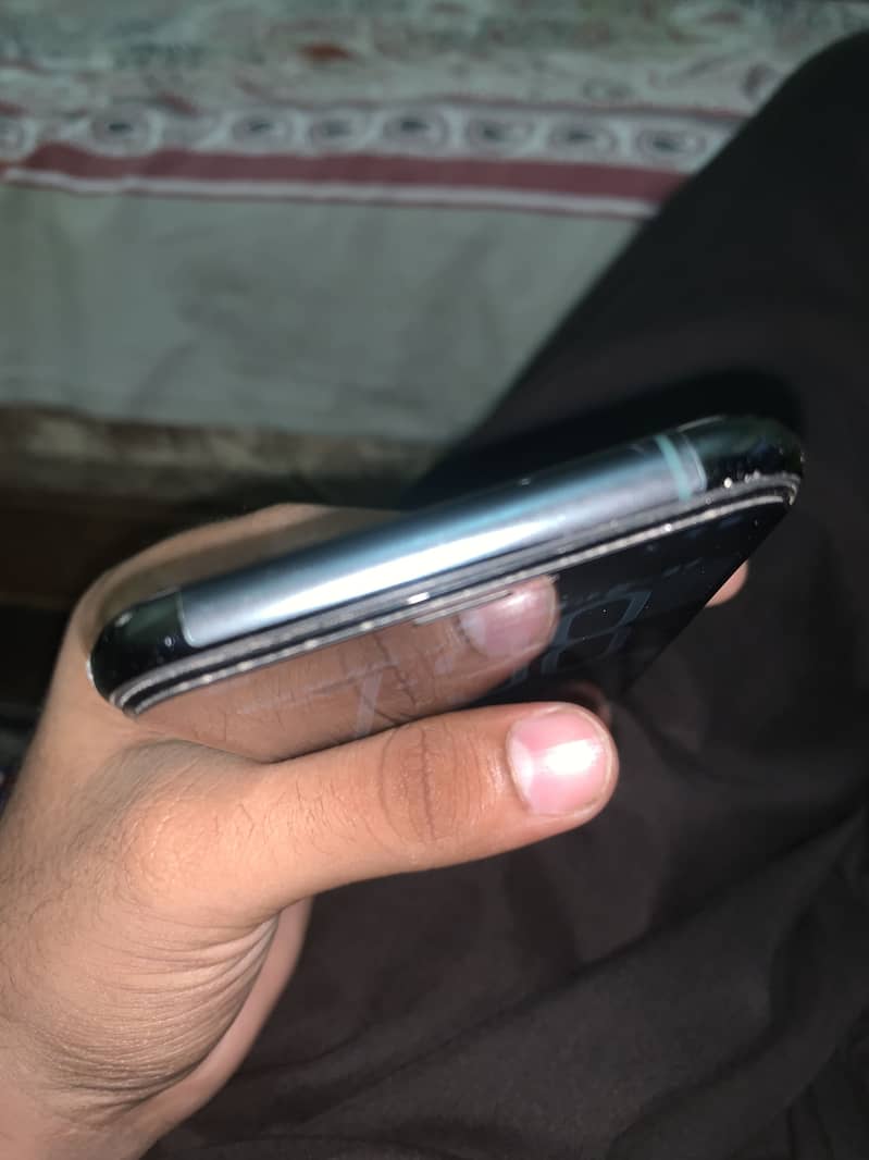 Apple iPhone 11 Pro 1