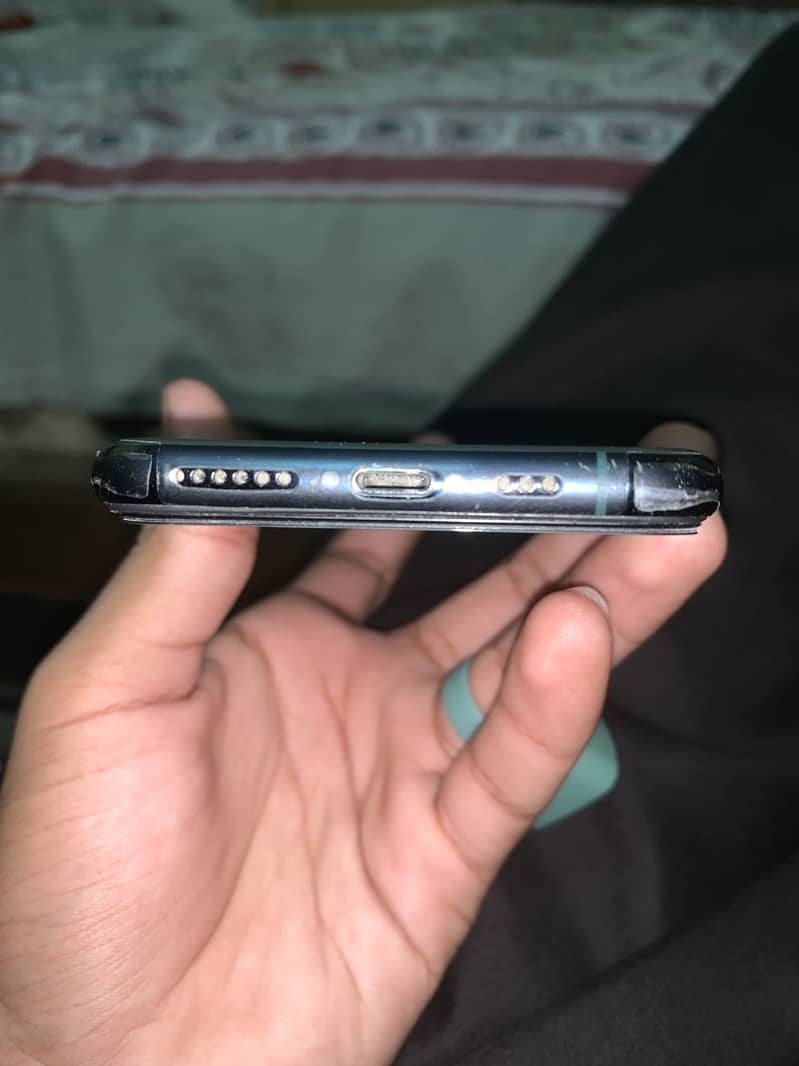 Apple iPhone 11 Pro 2