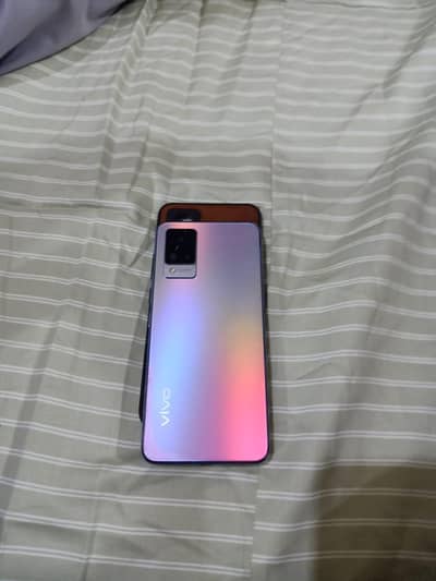 Vivo V21
