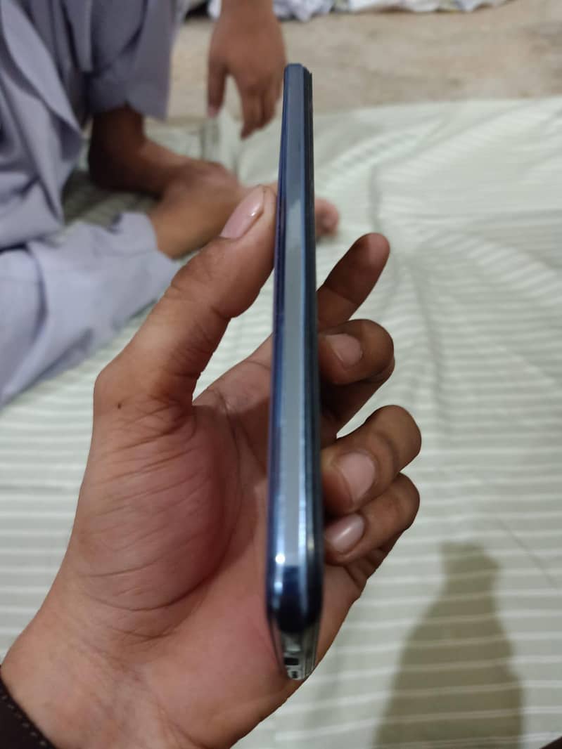Vivo V21 3