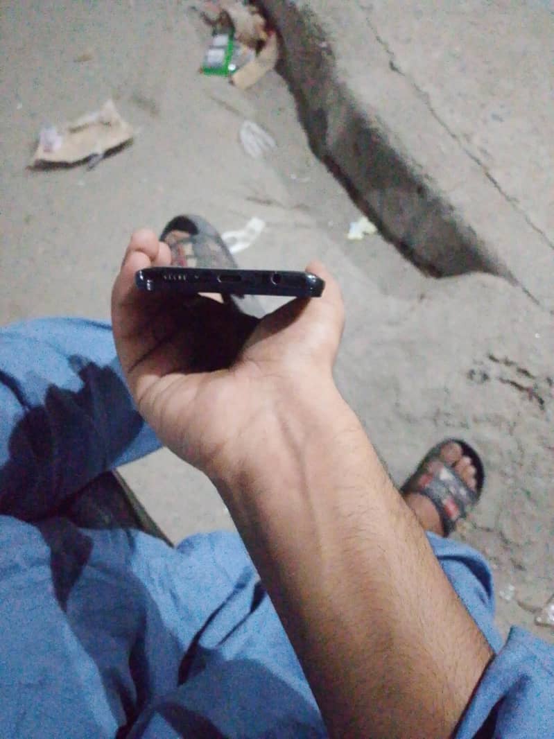 Samsung Mobile A30 4