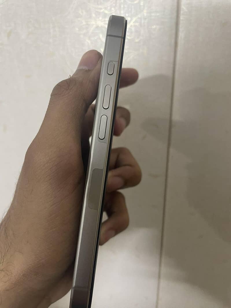 Apple iPhone 15 Pro 1