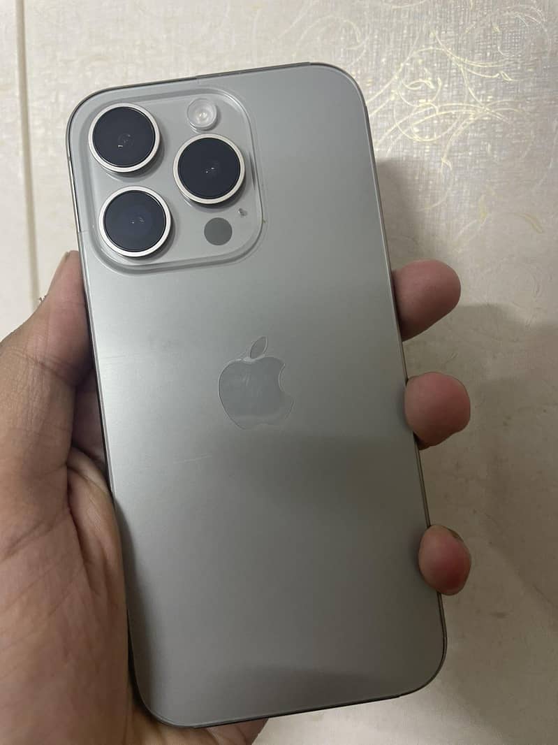 Apple iPhone 15 Pro 3