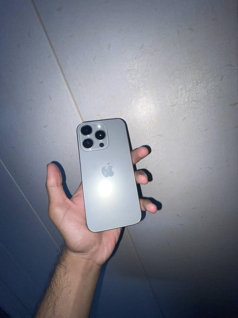 Apple iPhone 15 Pro 6