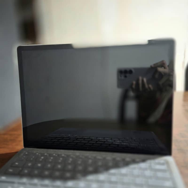 Microsoft Surface 1867 (Keyboard Issue) 2