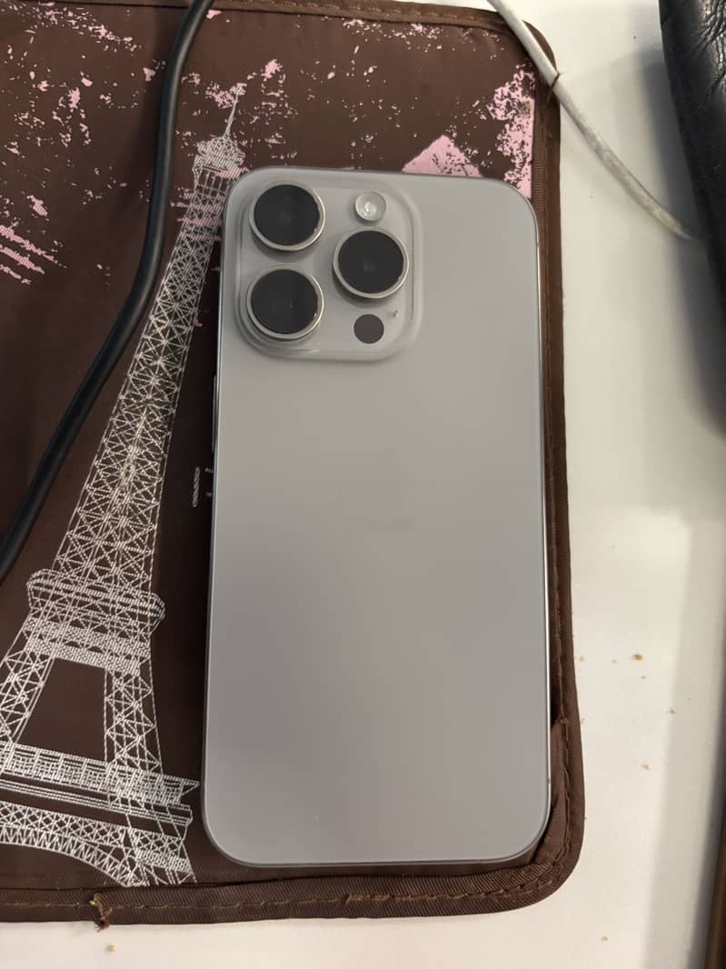 Apple iPhone 15 Pro 3