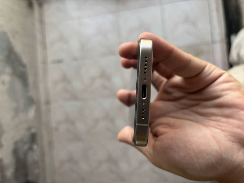 Apple iPhone 15 Pro 8