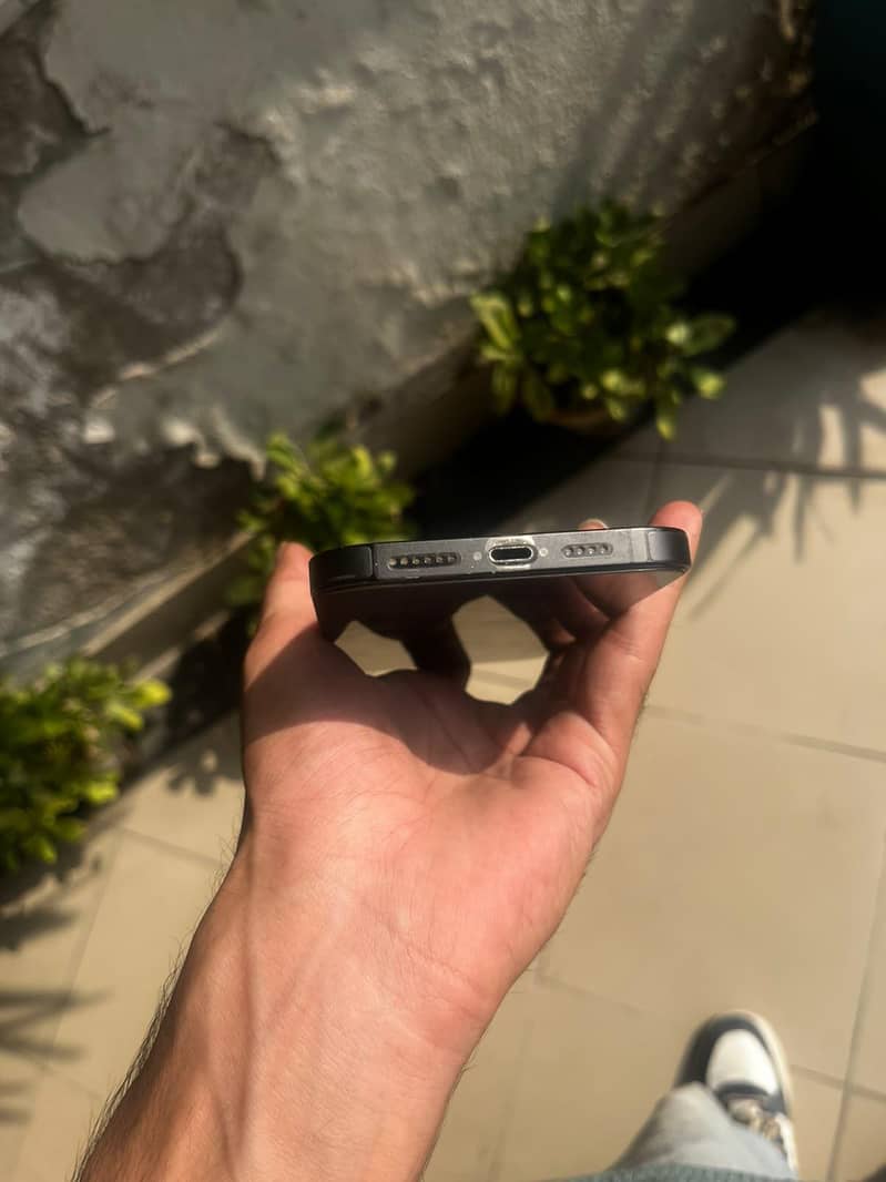 Apple iPhone 14 Pro Max 0