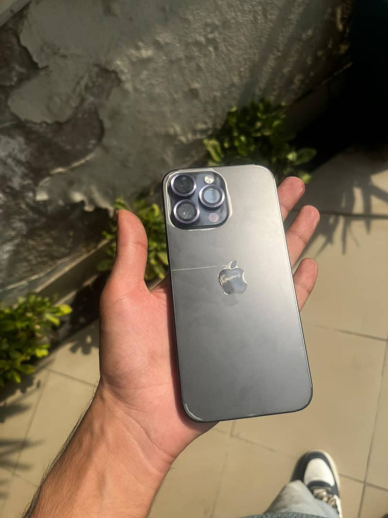Apple iPhone 14 Pro Max 3
