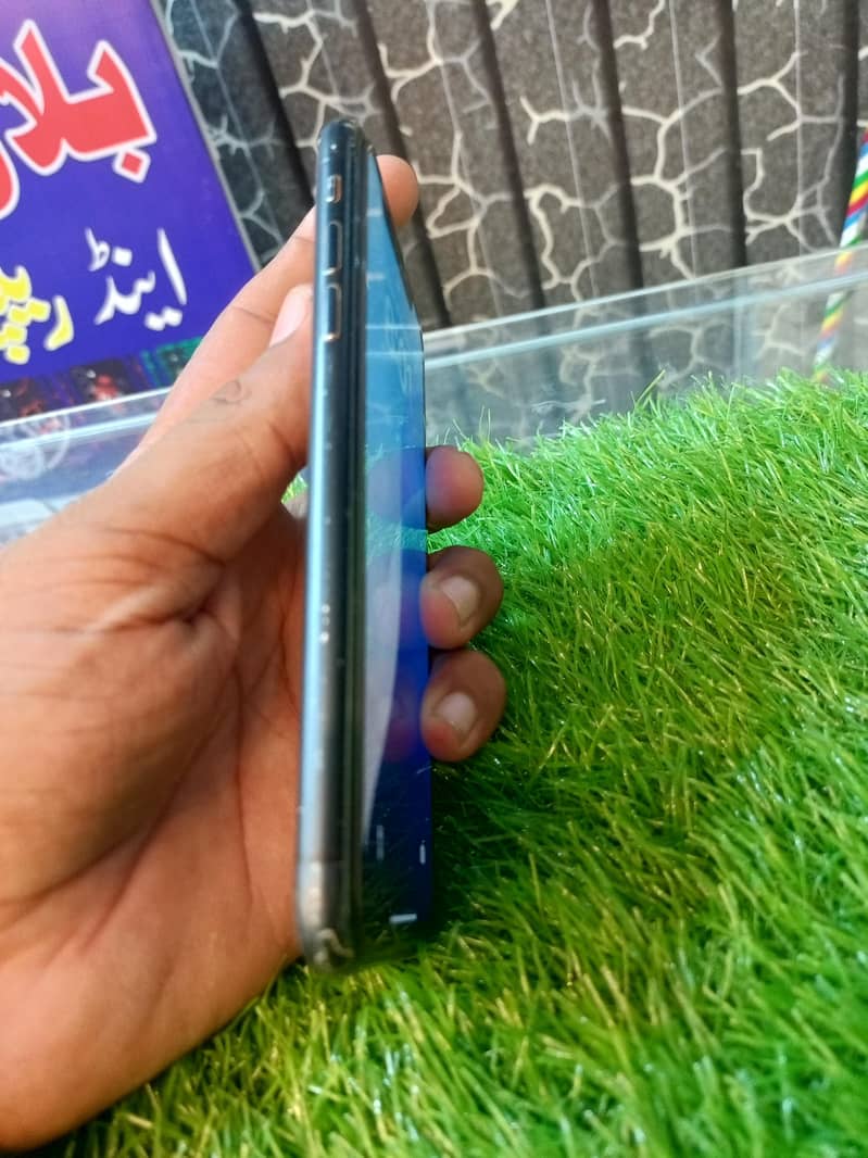 Apple iPhone XR 3