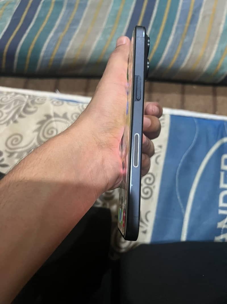 Apple iPhone 15 Pro Max 1