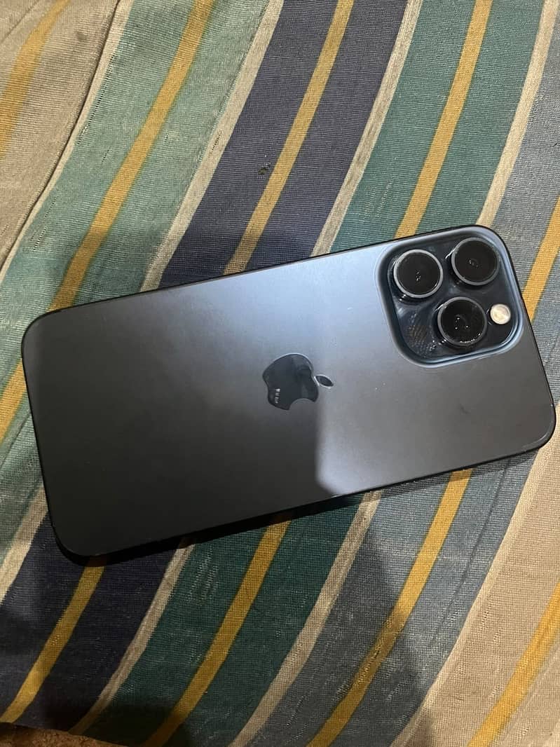 Apple iPhone 15 Pro Max 7