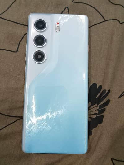 Tecno CAMON 40 Pro